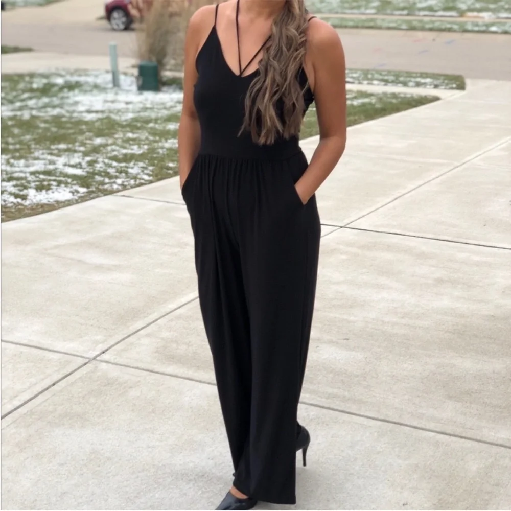 NWT Kayleigh Zenia Front Cross Strap Detail Jumpsuit Black Size Large - Picture 3 of 10